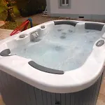 Holiday home Apaisant Avec Spa, Jardin Et Etang, Animaux Acceptes Pour 6 Personnes - Fr-1-489-612 *