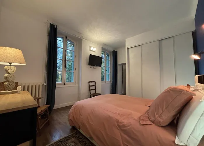 Apaisant Avec Spa, Jardin Et Etang, Animaux Acceptes Pour 6 Personnes - Fr-1-489-612 بيت للعطل