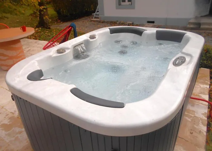 بيت للعطل Apaisant Avec Spa, Jardin Et Etang, Animaux Acceptes Pour 6 Personnes - Fr-1-489-612 *